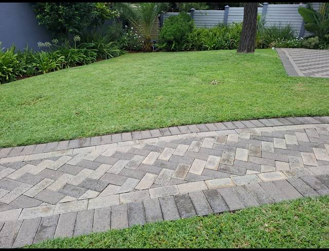 4 BEDROOM HOUSE FOR SALE IN SAFARI GARDENS